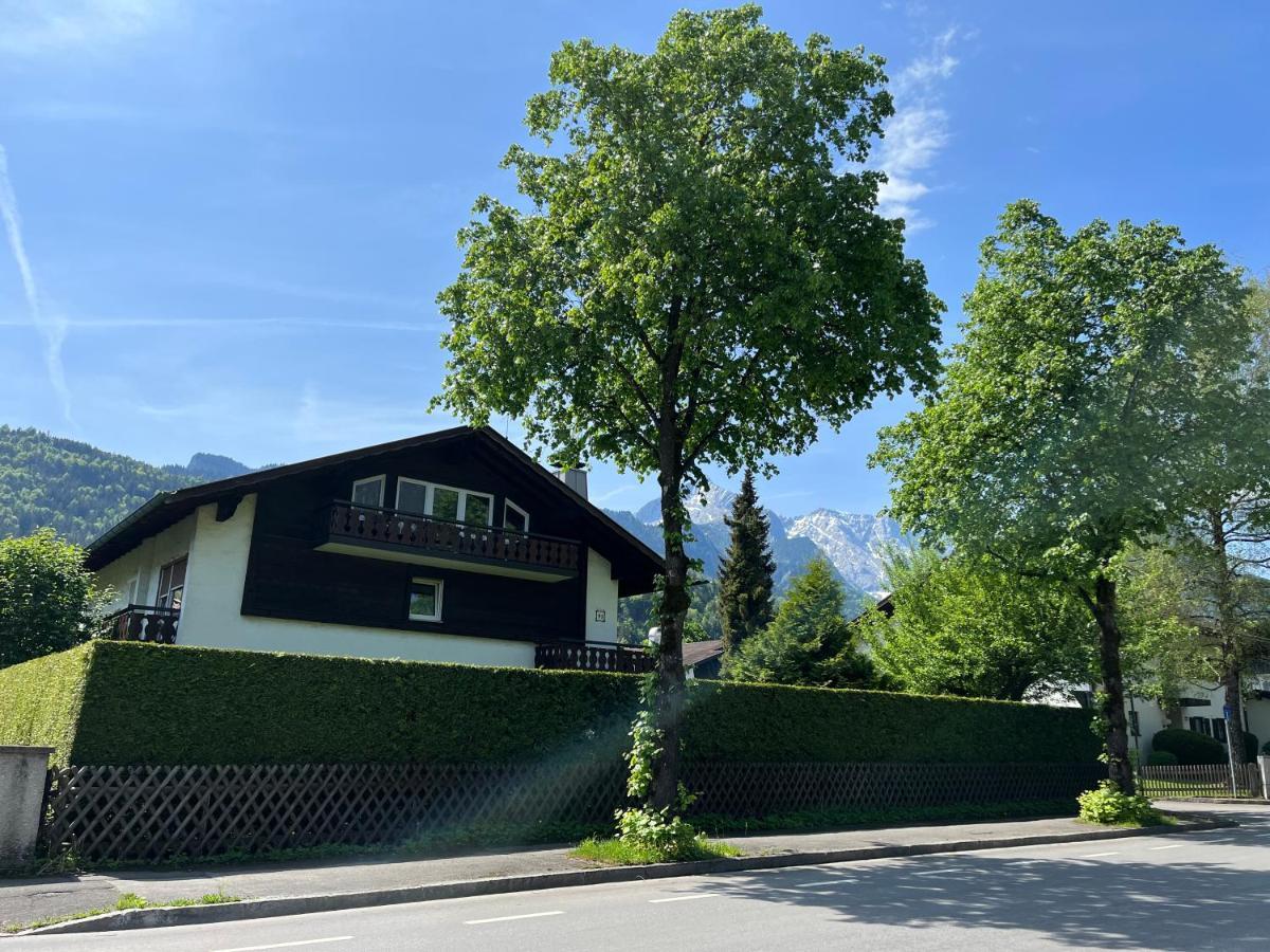 Doppelhaushaelfte Zugspitzblick Mit Privatem Garten Garmisch-Partenkirchen Ngoại thất bức ảnh